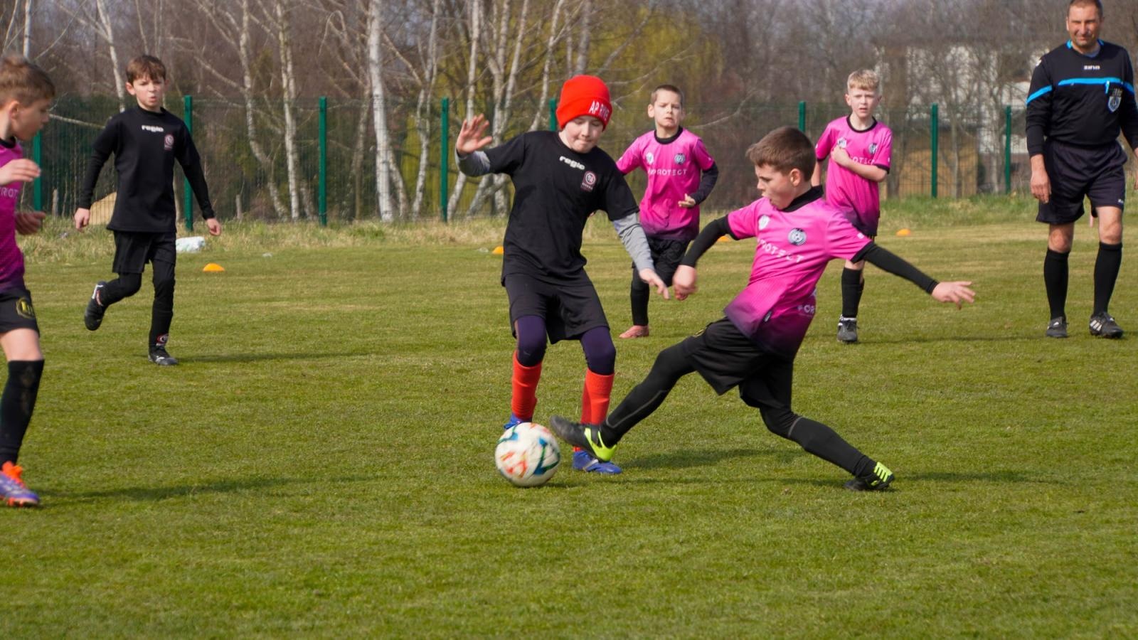 Zdjęcie w galerii na portalu naszraciborz.pl: Raszczyce Cup 2025. Piłkarska rywalizacja ponad pięciuset zawodników [FOTO] wiadomości z regionu