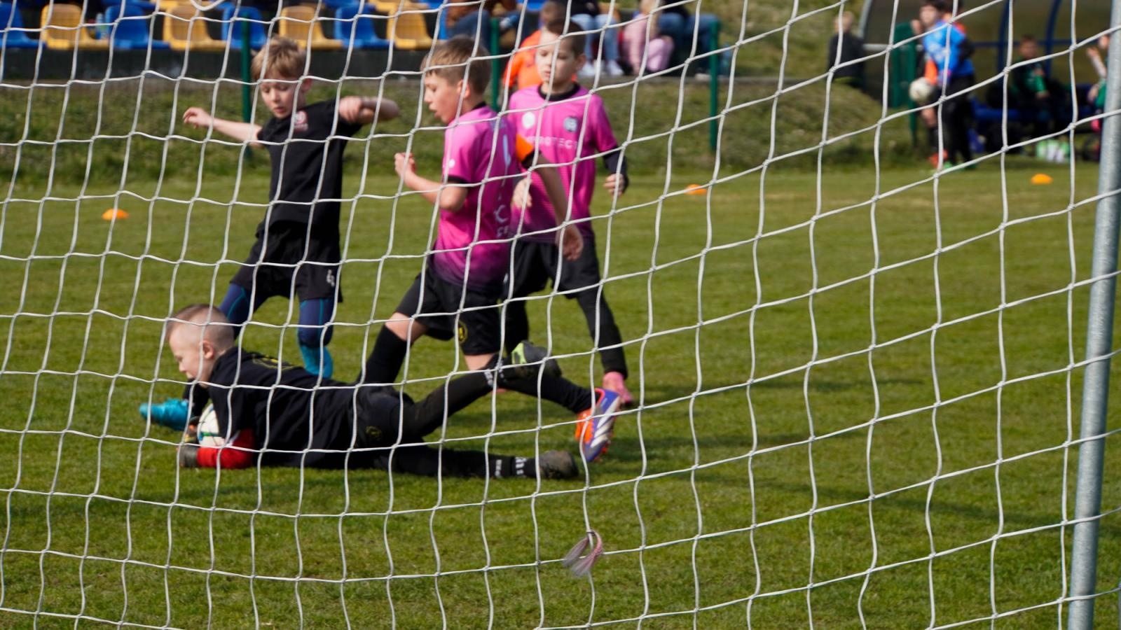 Zdjęcie w galerii na portalu naszraciborz.pl: Raszczyce Cup 2025. Piłkarska rywalizacja ponad pięciuset zawodników [FOTO] wiadomości z regionu