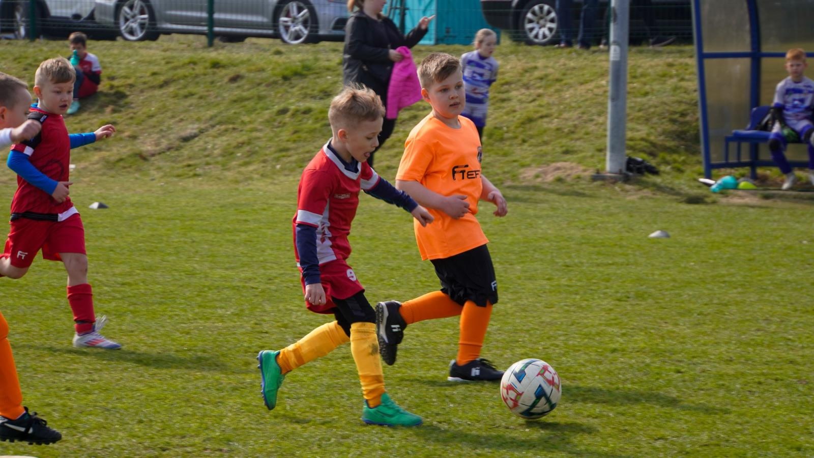 Zdjęcie w galerii na portalu naszraciborz.pl: Raszczyce Cup 2025. Piłkarska rywalizacja ponad pięciuset zawodników [FOTO] wiadomości z regionu