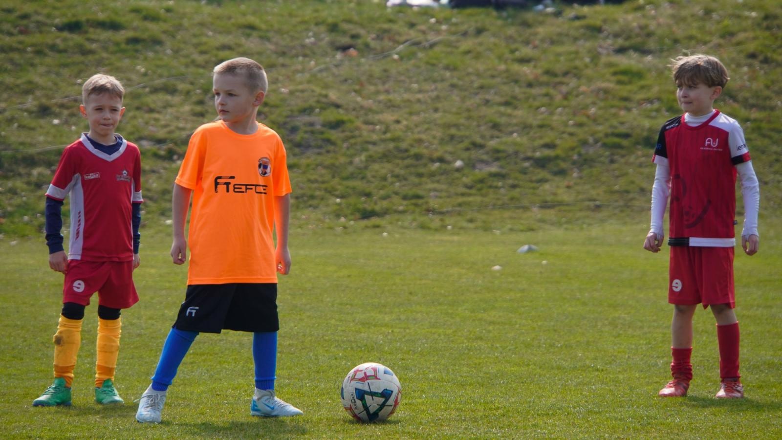 Zdjęcie w galerii na portalu naszraciborz.pl: Raszczyce Cup 2025. Piłkarska rywalizacja ponad pięciuset zawodników [FOTO] wiadomości z regionu