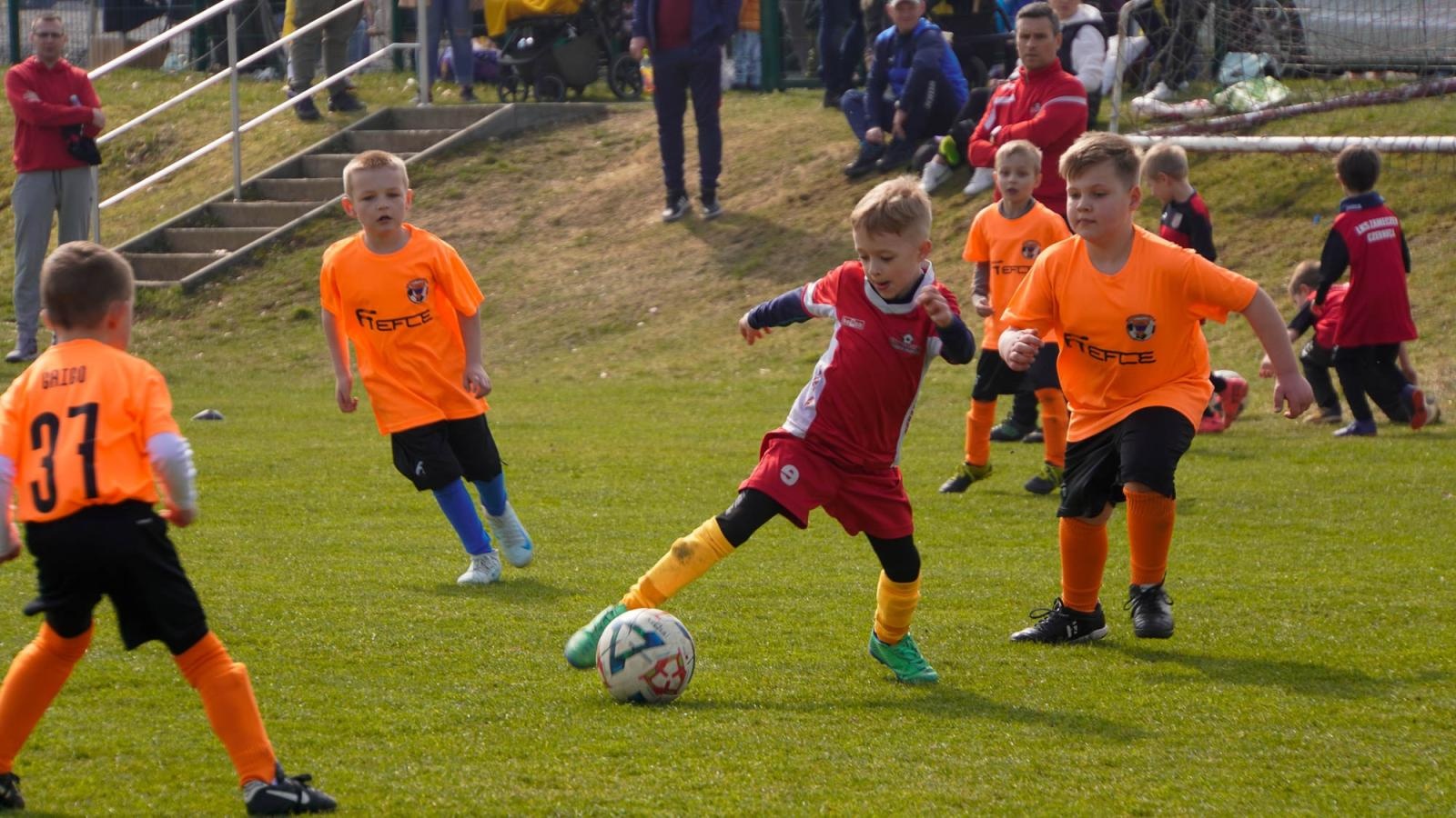 Zdjęcie w galerii na portalu naszraciborz.pl: Raszczyce Cup 2025. Piłkarska rywalizacja ponad pięciuset zawodników [FOTO] wiadomości z regionu