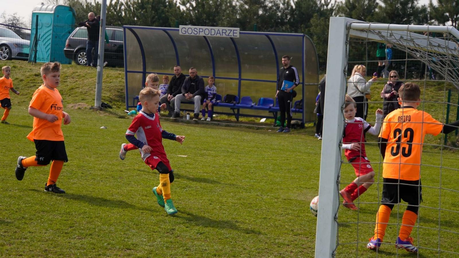 Zdjęcie w galerii na portalu naszraciborz.pl: Raszczyce Cup 2025. Piłkarska rywalizacja ponad pięciuset zawodników [FOTO] wiadomości z regionu