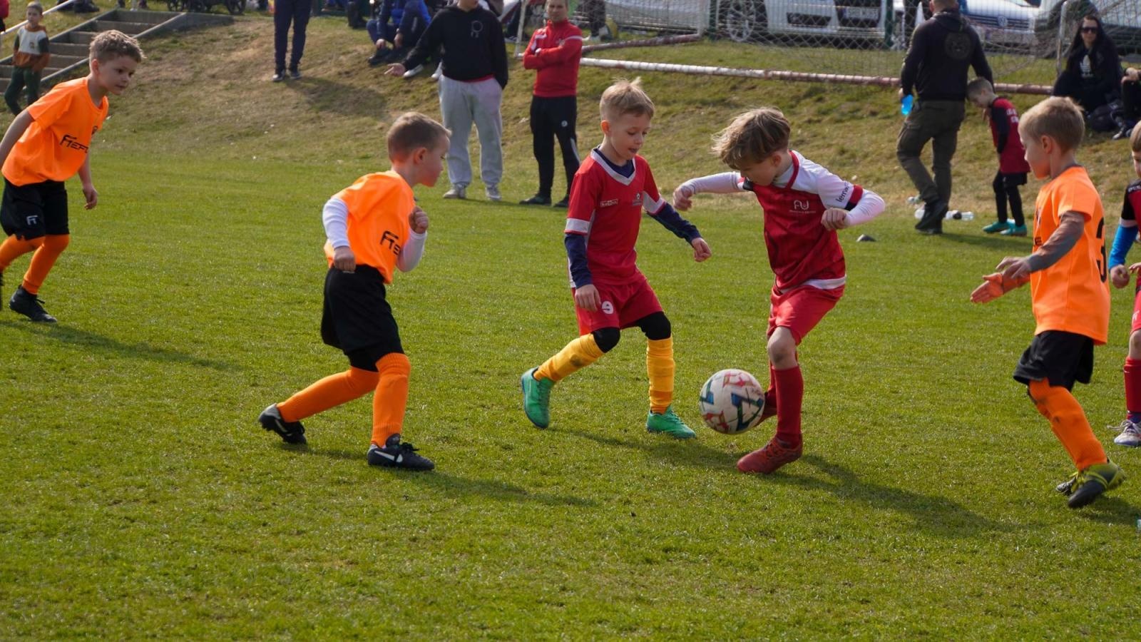 Zdjęcie w galerii na portalu naszraciborz.pl: Raszczyce Cup 2025. Piłkarska rywalizacja ponad pięciuset zawodników [FOTO] wiadomości z regionu