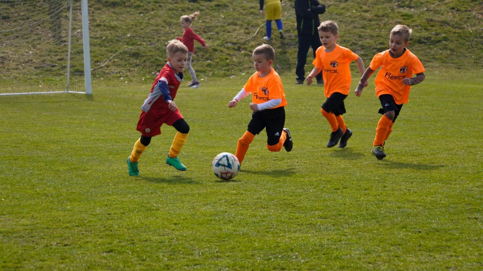 Zdjęcie w galerii na portalu naszraciborz.pl: Raszczyce Cup 2025. Piłkarska rywalizacja ponad pięciuset zawodników [FOTO] wiadomości z regionu