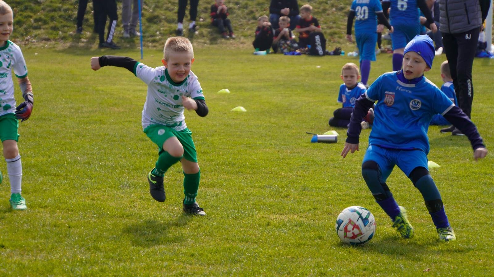 Zdjęcie w galerii na portalu naszraciborz.pl: Raszczyce Cup 2025. Piłkarska rywalizacja ponad pięciuset zawodników [FOTO] wiadomości z regionu