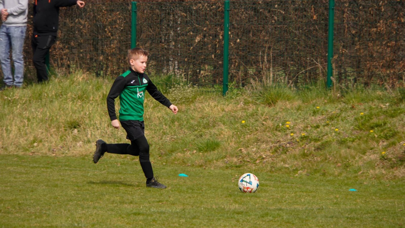 Zdjęcie w galerii na portalu naszraciborz.pl: Raszczyce Cup 2025. Piłkarska rywalizacja ponad pięciuset zawodników [FOTO] wiadomości z regionu