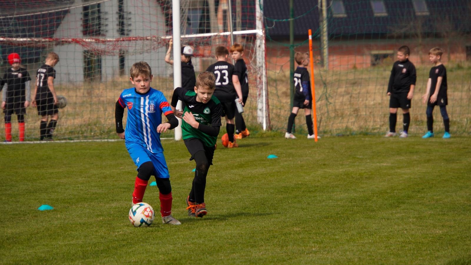 Zdjęcie w galerii na portalu naszraciborz.pl: Raszczyce Cup 2025. Piłkarska rywalizacja ponad pięciuset zawodników [FOTO] wiadomości z regionu