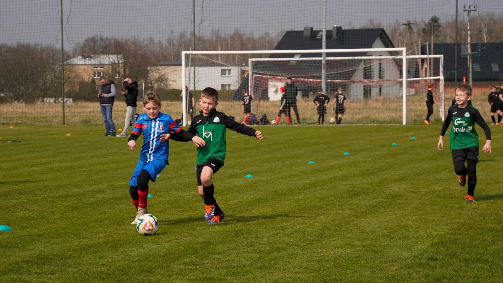 Zdjęcie w galerii na portalu naszraciborz.pl: Raszczyce Cup 2025. Piłkarska rywalizacja ponad pięciuset zawodników [FOTO] wiadomości z regionu