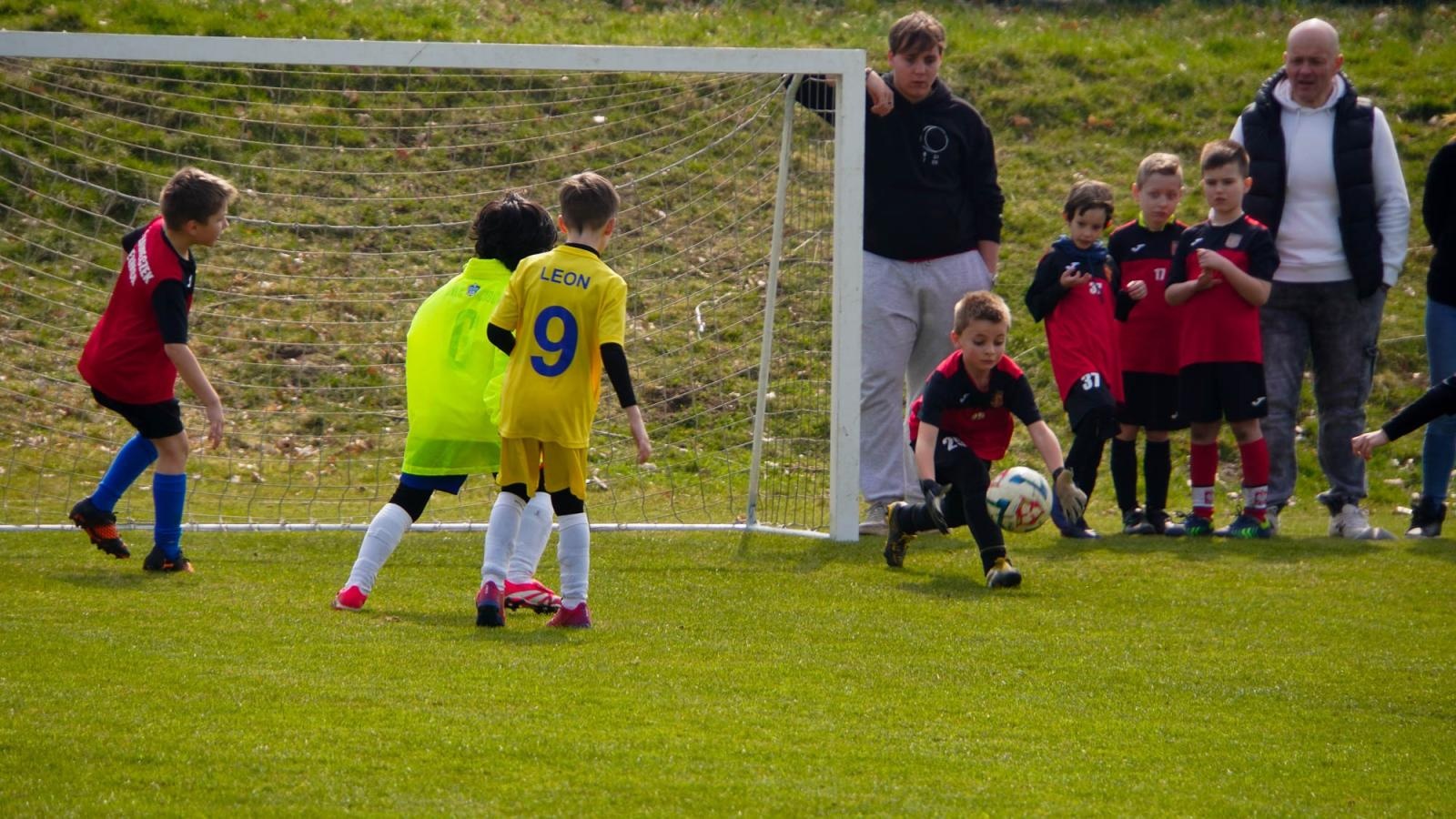 Zdjęcie w galerii na portalu naszraciborz.pl: Raszczyce Cup 2025. Piłkarska rywalizacja ponad pięciuset zawodników [FOTO] wiadomości z regionu