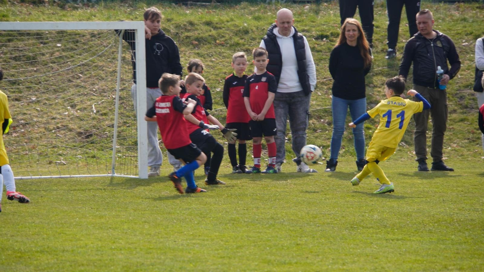 Zdjęcie w galerii na portalu naszraciborz.pl: Raszczyce Cup 2025. Piłkarska rywalizacja ponad pięciuset zawodników [FOTO] wiadomości z regionu