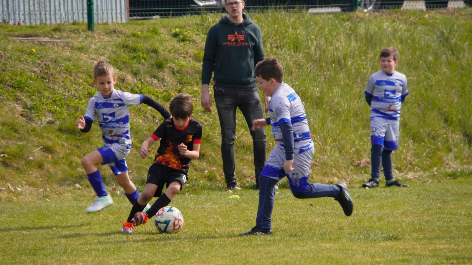 Zdjęcie w galerii na portalu naszraciborz.pl: Raszczyce Cup 2025. Piłkarska rywalizacja ponad pięciuset zawodników [FOTO] wiadomości z regionu
