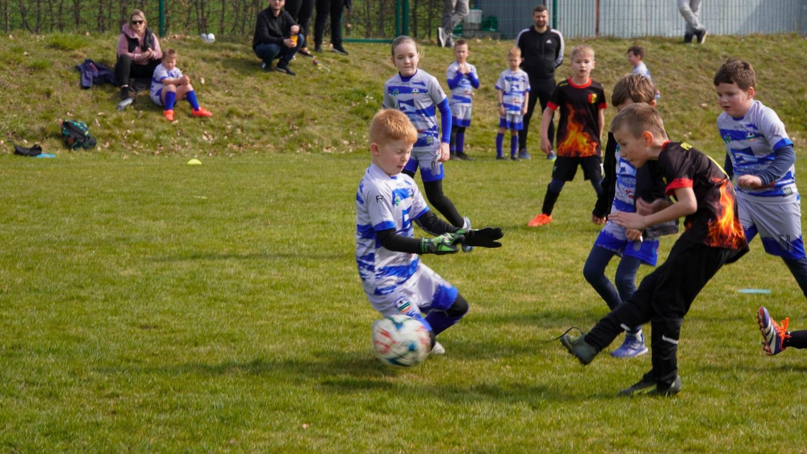 Zdjęcie w galerii na portalu naszraciborz.pl: Raszczyce Cup 2025. Piłkarska rywalizacja ponad pięciuset zawodników [FOTO] wiadomości z regionu