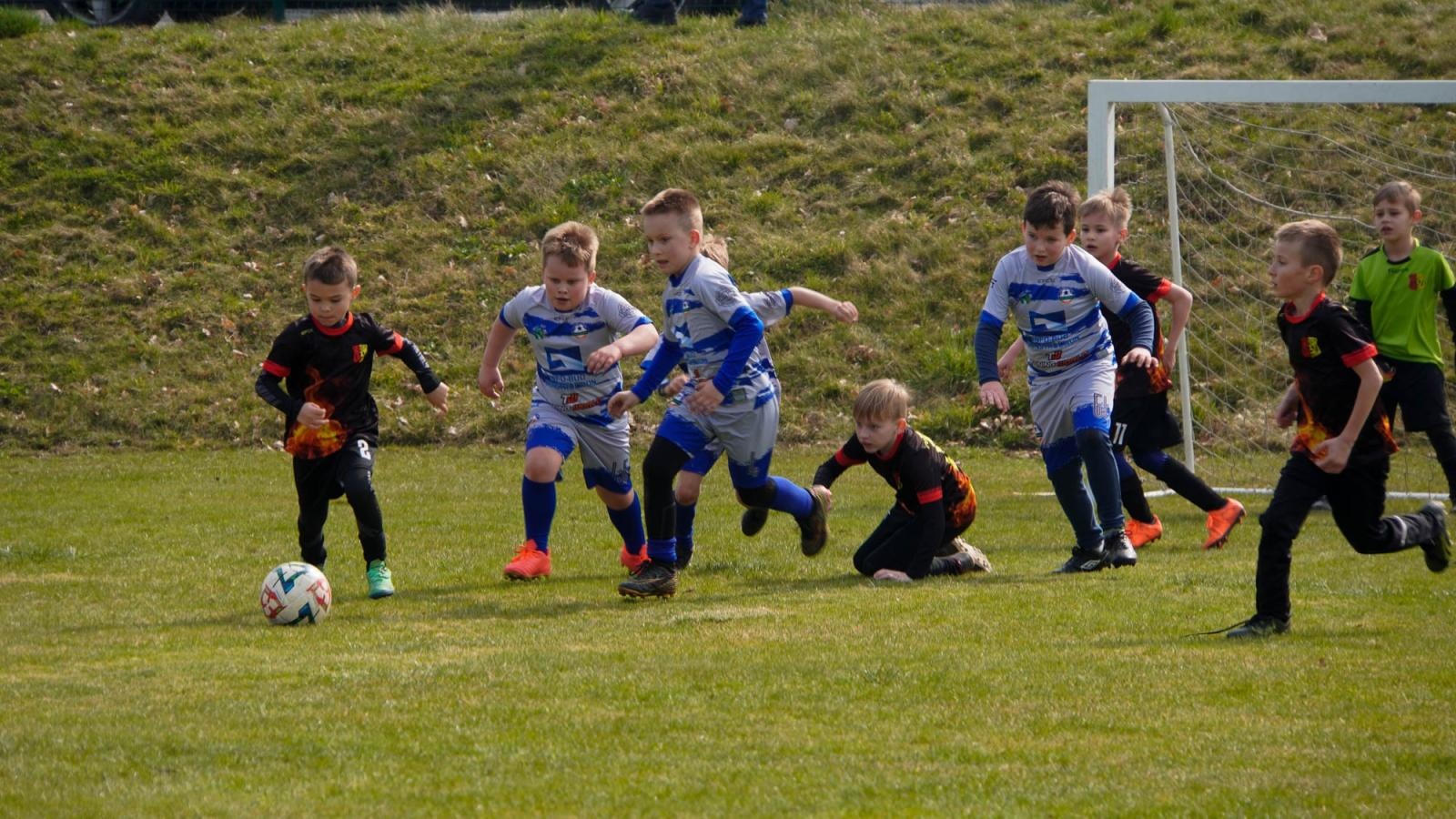 Zdjęcie w galerii na portalu naszraciborz.pl: Raszczyce Cup 2025. Piłkarska rywalizacja ponad pięciuset zawodników [FOTO] wiadomości z regionu