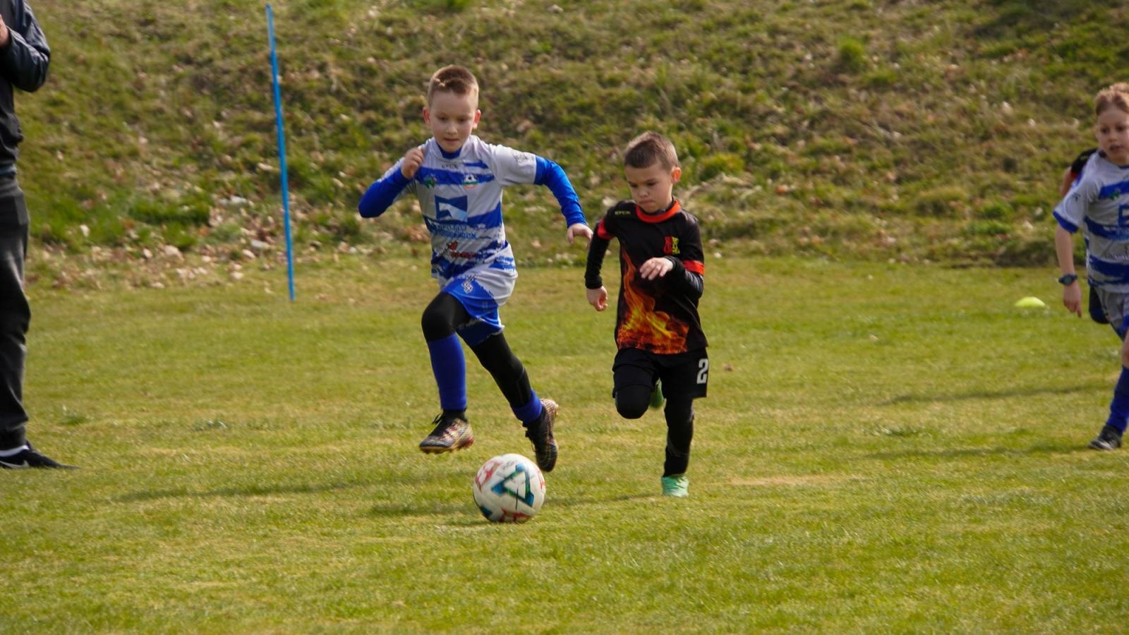 Zdjęcie w galerii na portalu naszraciborz.pl: Raszczyce Cup 2025. Piłkarska rywalizacja ponad pięciuset zawodników [FOTO] wiadomości z regionu