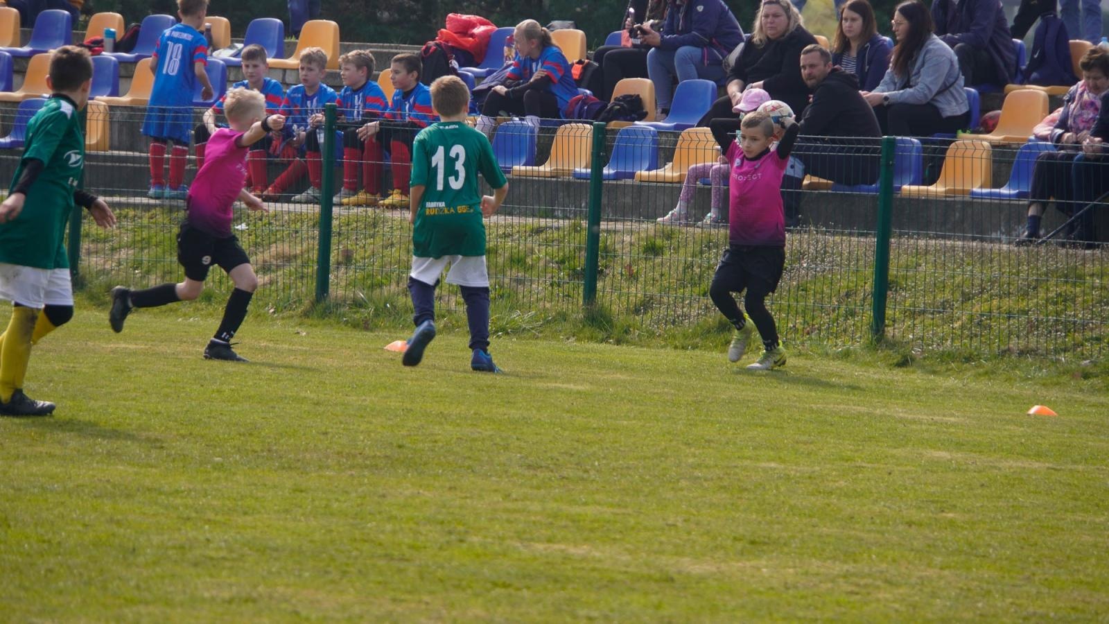 Zdjęcie w galerii na portalu naszraciborz.pl: Raszczyce Cup 2025. Piłkarska rywalizacja ponad pięciuset zawodników [FOTO] wiadomości z regionu