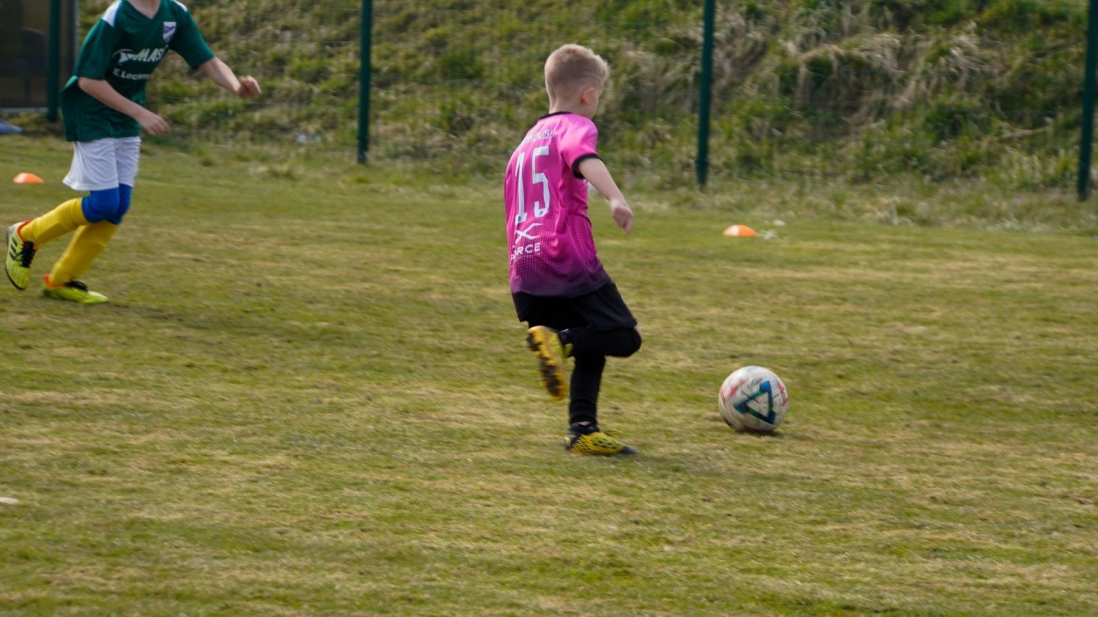 Zdjęcie w galerii na portalu naszraciborz.pl: Raszczyce Cup 2025. Piłkarska rywalizacja ponad pięciuset zawodników [FOTO] wiadomości z regionu