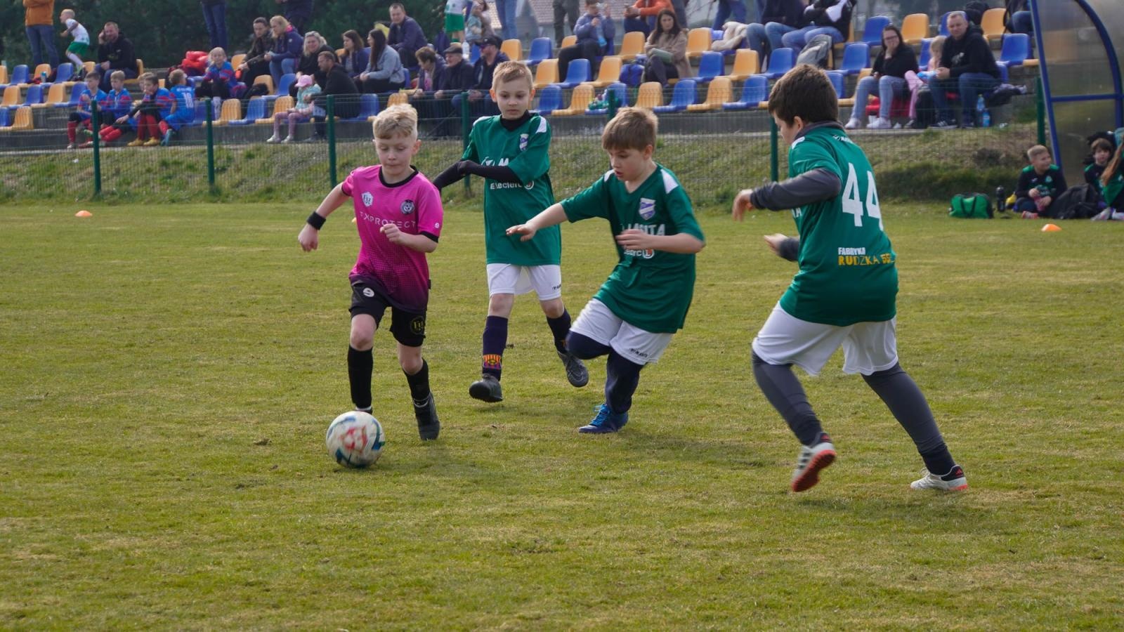 Zdjęcie w galerii na portalu naszraciborz.pl: Raszczyce Cup 2025. Piłkarska rywalizacja ponad pięciuset zawodników [FOTO] wiadomości z regionu
