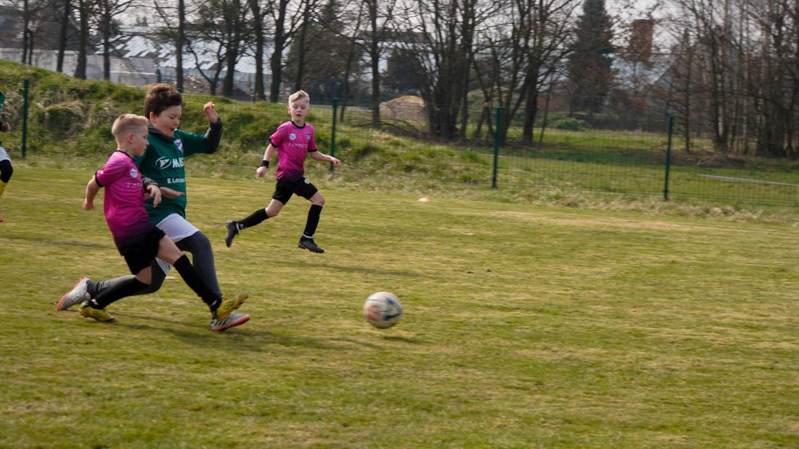 Zdjęcie w galerii na portalu naszraciborz.pl: Raszczyce Cup 2025. Piłkarska rywalizacja ponad pięciuset zawodników [FOTO] wiadomości z regionu