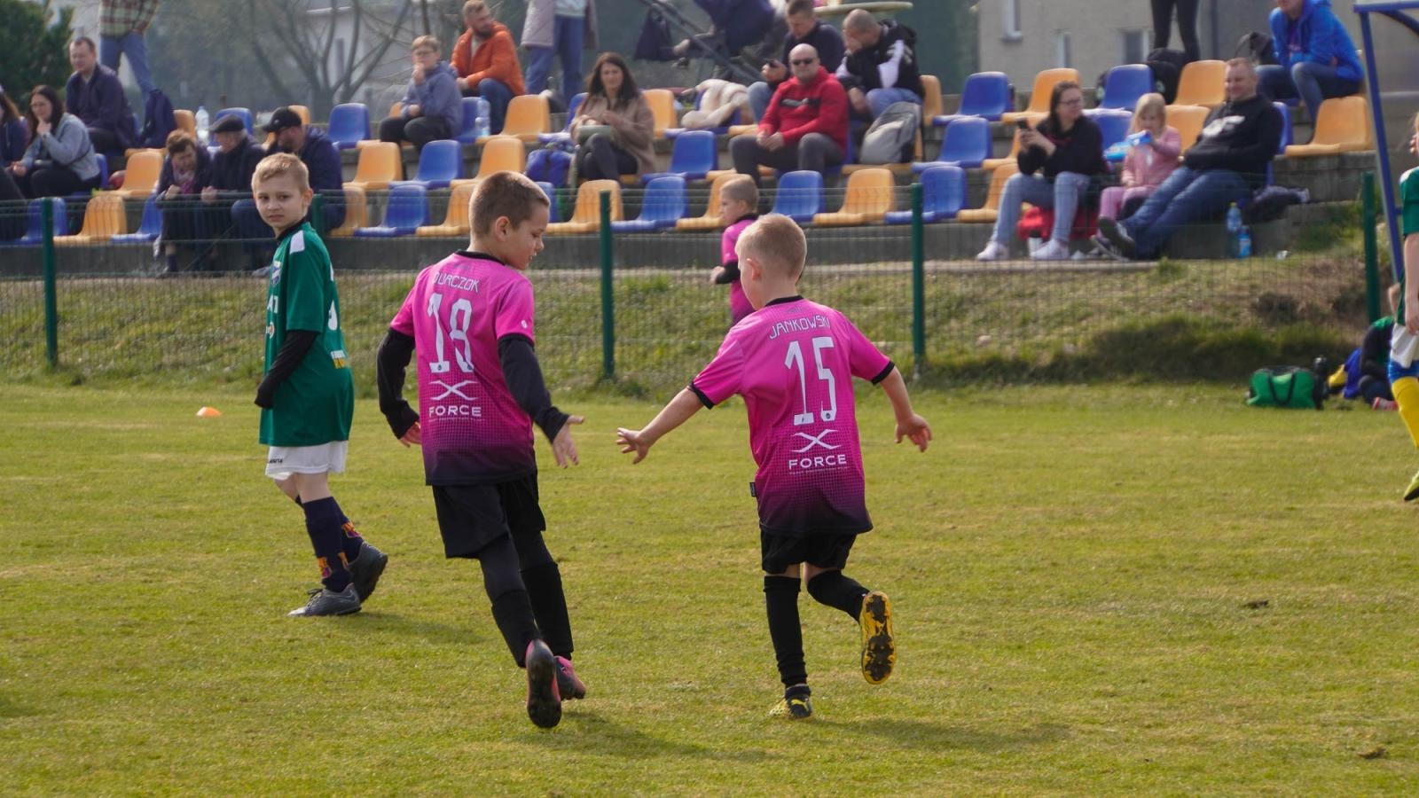 Zdjęcie w galerii na portalu naszraciborz.pl: Raszczyce Cup 2025. Piłkarska rywalizacja ponad pięciuset zawodników [FOTO] wiadomości z regionu