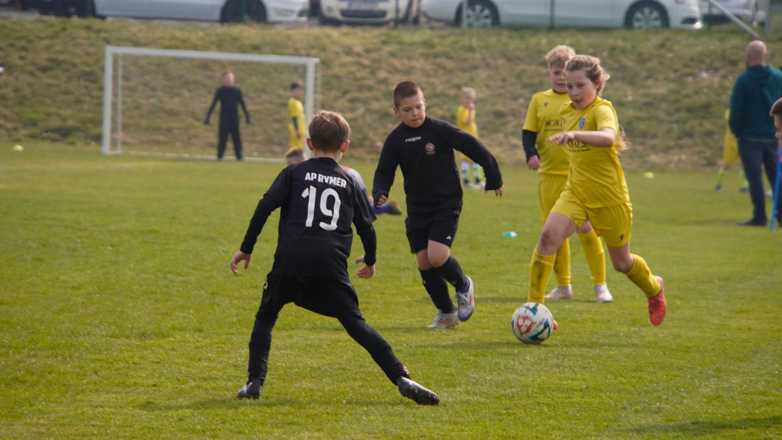 Zdjęcie w galerii na portalu naszraciborz.pl: Raszczyce Cup 2025. Piłkarska rywalizacja ponad pięciuset zawodników [FOTO] wiadomości z regionu