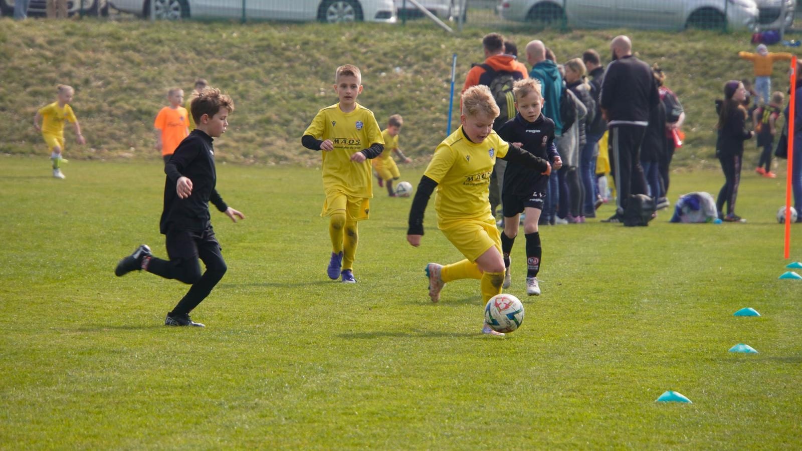 Zdjęcie w galerii na portalu naszraciborz.pl: Raszczyce Cup 2025. Piłkarska rywalizacja ponad pięciuset zawodników [FOTO] wiadomości z regionu