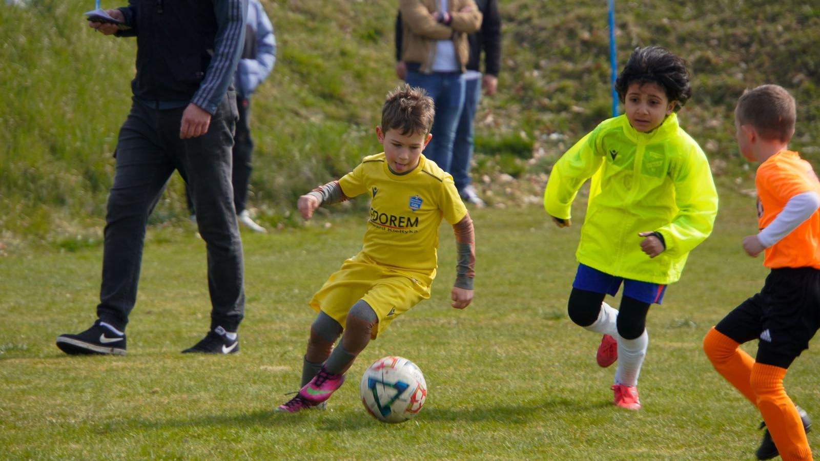 Zdjęcie w galerii na portalu naszraciborz.pl: Raszczyce Cup 2025. Piłkarska rywalizacja ponad pięciuset zawodników [FOTO] wiadomości z regionu