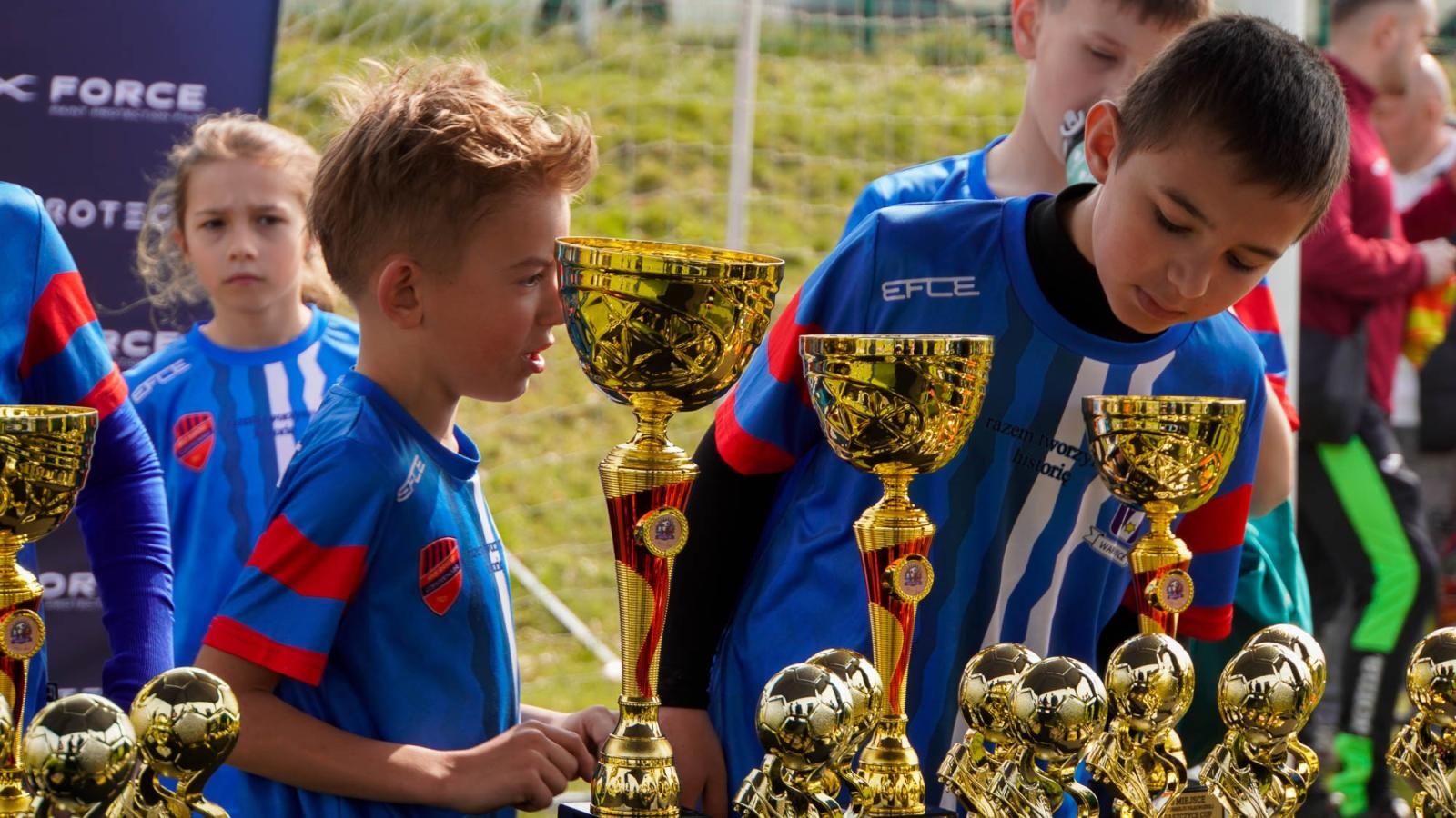 Zdjęcie w galerii na portalu naszraciborz.pl: Raszczyce Cup 2025. Piłkarska rywalizacja ponad pięciuset zawodników [FOTO] wiadomości z regionu