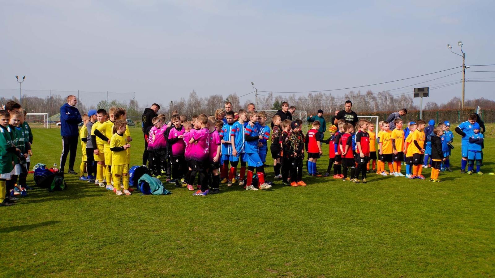 Zdjęcie w galerii na portalu naszraciborz.pl: Raszczyce Cup 2025. Piłkarska rywalizacja ponad pięciuset zawodników [FOTO] wiadomości z regionu
