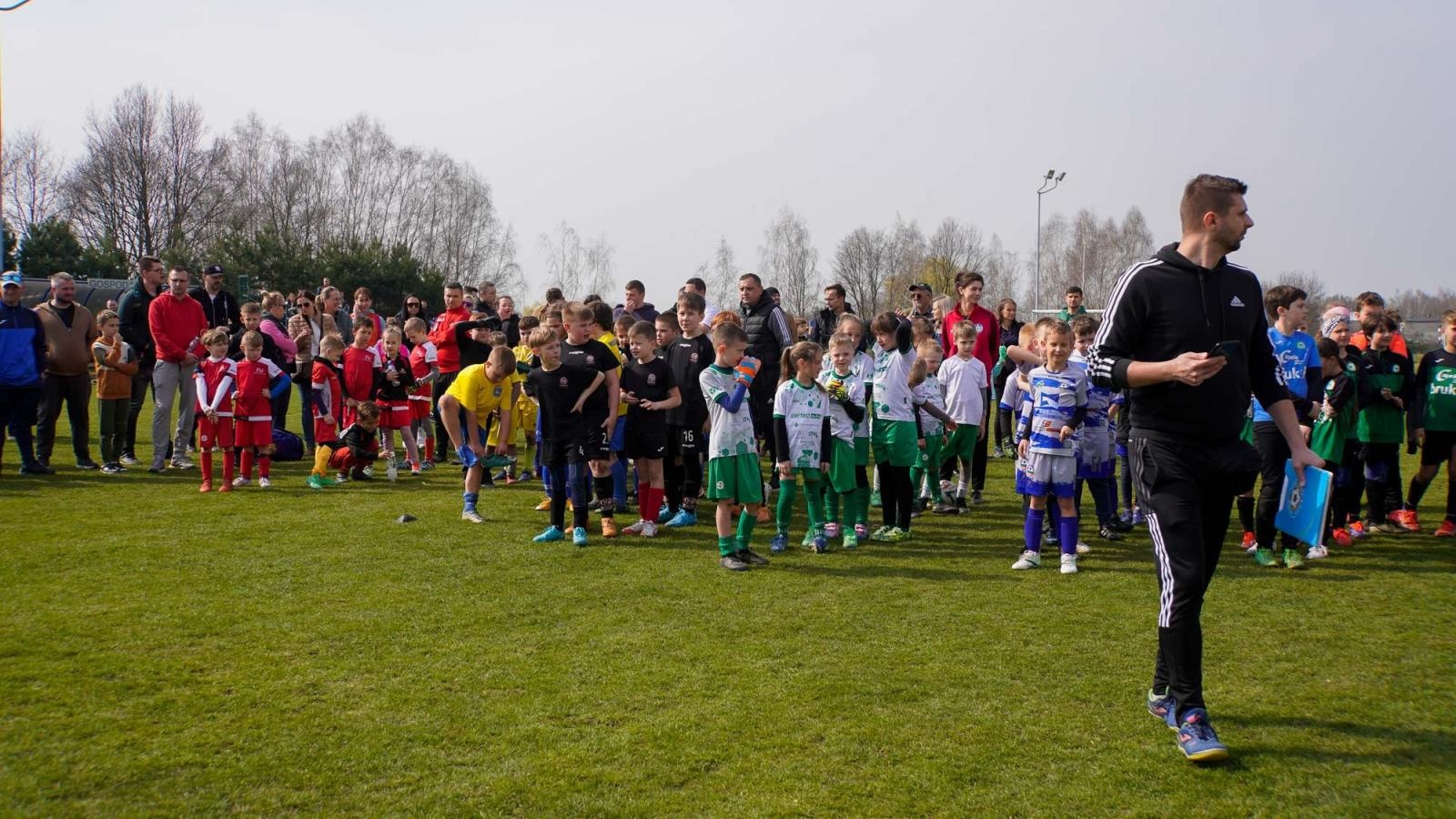 Zdjęcie w galerii na portalu naszraciborz.pl: Raszczyce Cup 2025. Piłkarska rywalizacja ponad pięciuset zawodników [FOTO] wiadomości z regionu