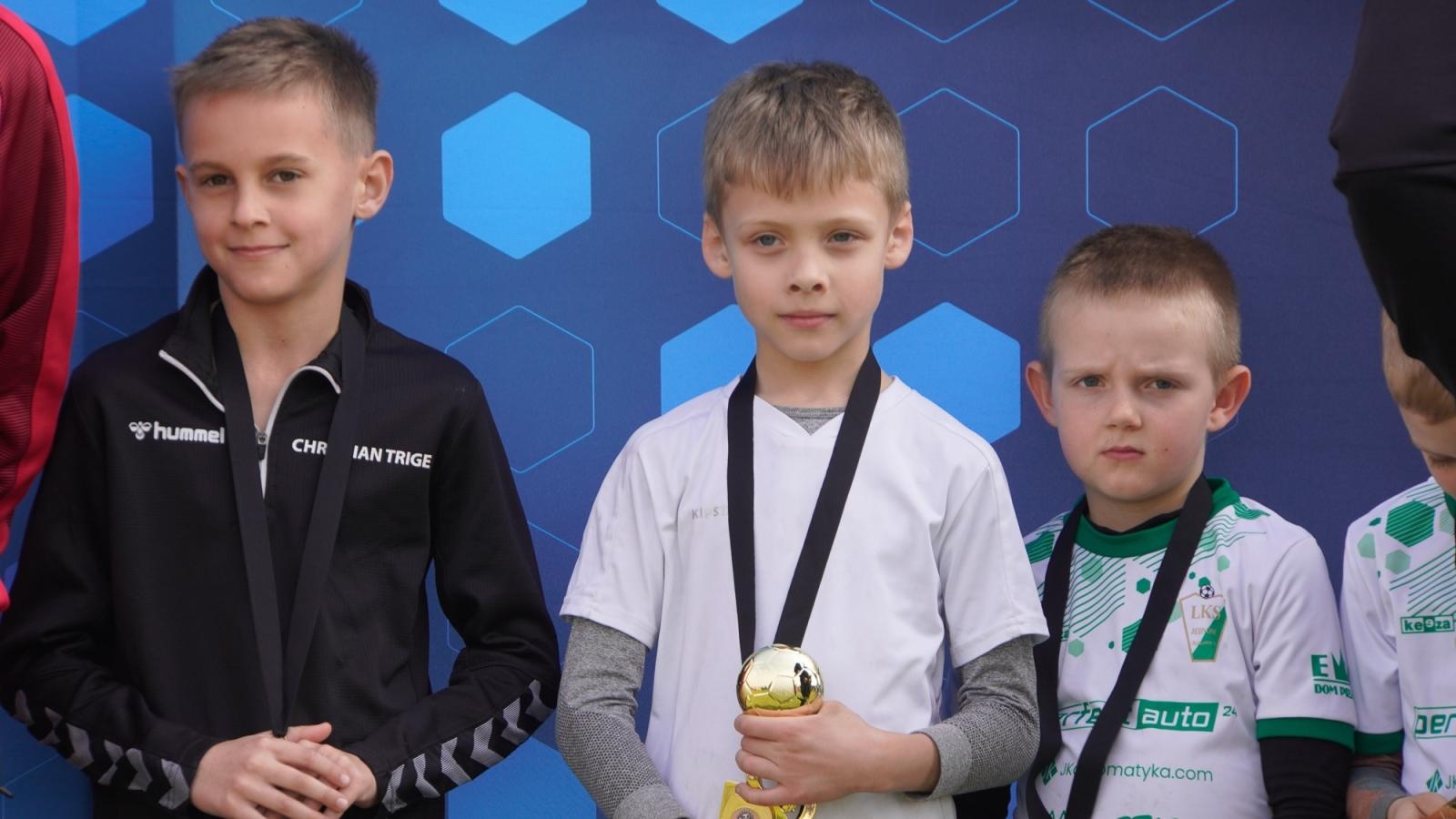 Zdjęcie w galerii na portalu naszraciborz.pl: Raszczyce Cup 2025. Piłkarska rywalizacja ponad pięciuset zawodników [FOTO] wiadomości z regionu