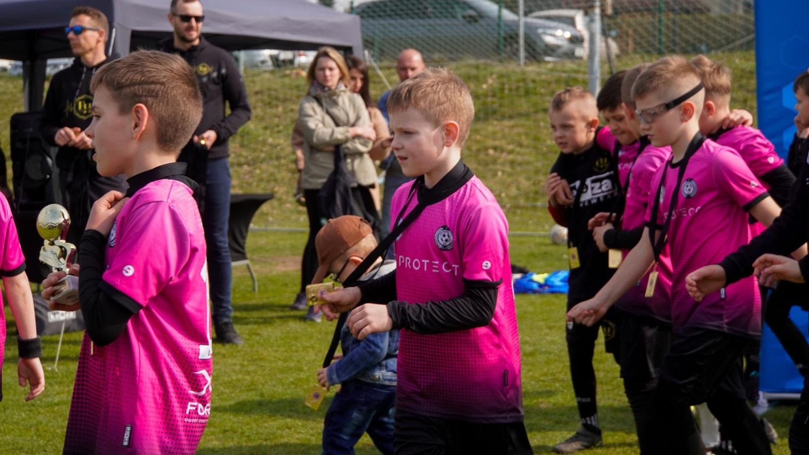 Zdjęcie w galerii na portalu naszraciborz.pl: Raszczyce Cup 2025. Piłkarska rywalizacja ponad pięciuset zawodników [FOTO] wiadomości z regionu