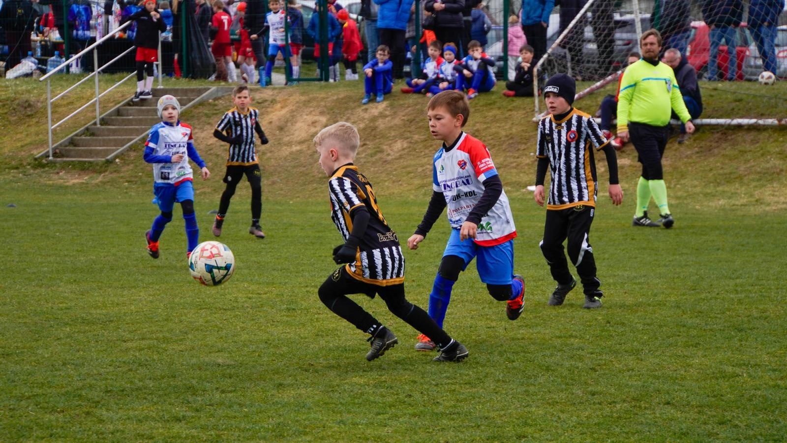 Zdjęcie w galerii na portalu naszraciborz.pl: Raszczyce Cup 2025. Piłkarska rywalizacja ponad pięciuset zawodników [FOTO] wiadomości z regionu