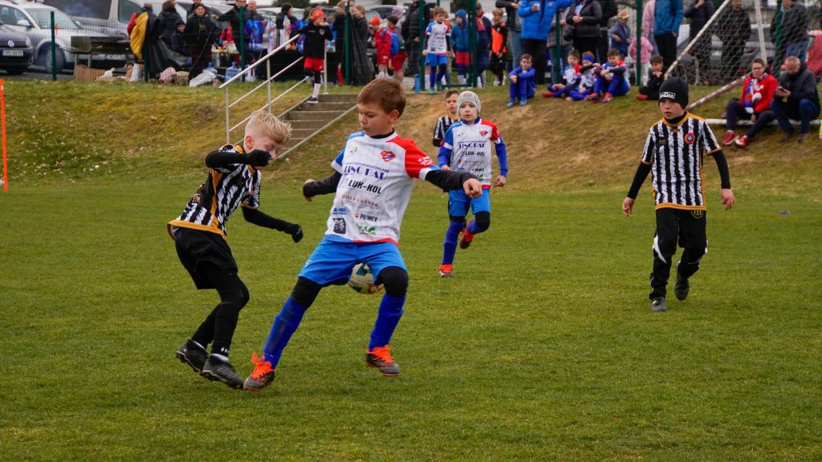 Zdjęcie w galerii na portalu naszraciborz.pl: Raszczyce Cup 2025. Piłkarska rywalizacja ponad pięciuset zawodników [FOTO] wiadomości z regionu