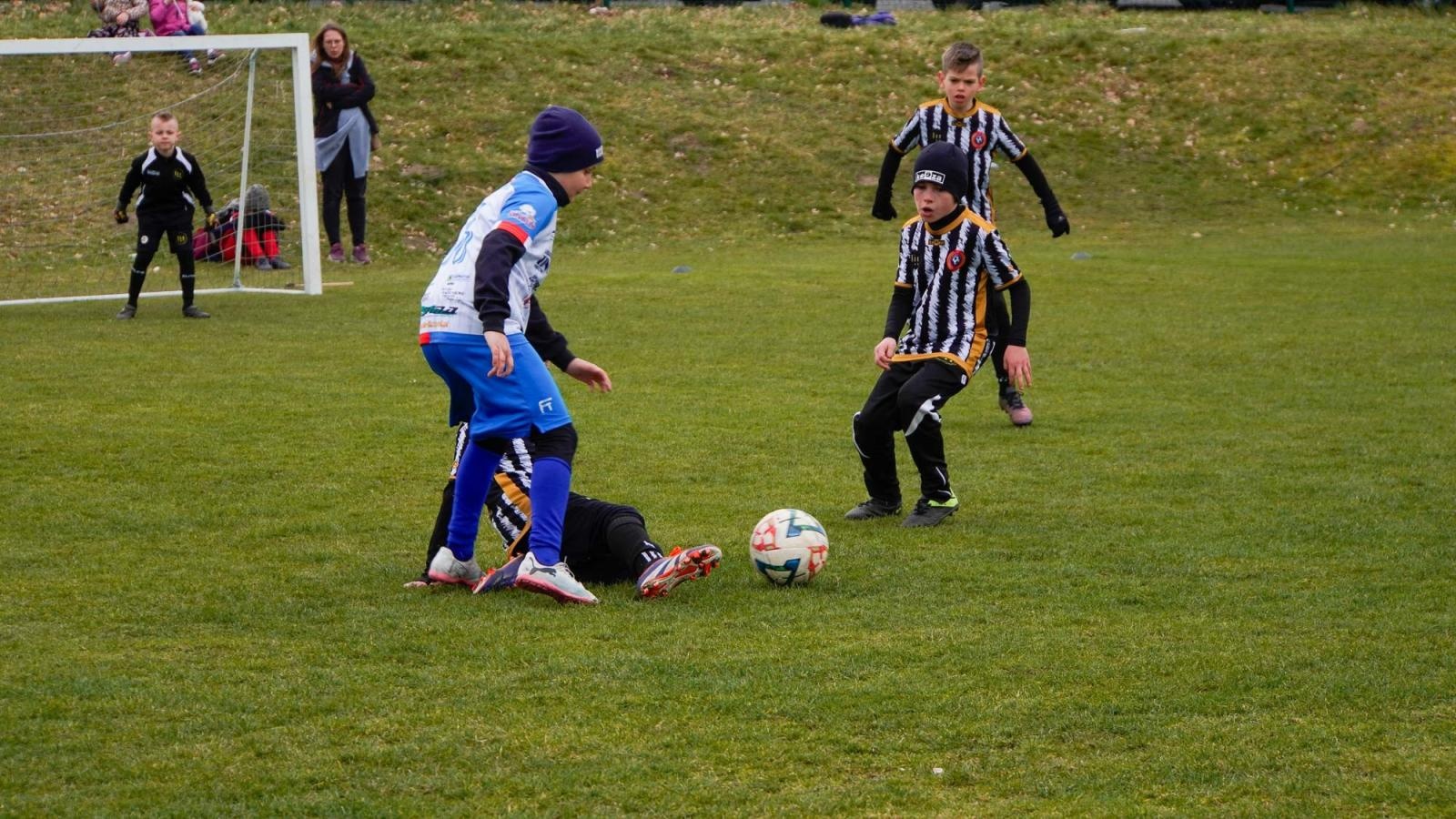 Zdjęcie w galerii na portalu naszraciborz.pl: Raszczyce Cup 2025. Piłkarska rywalizacja ponad pięciuset zawodników [FOTO] wiadomości z regionu