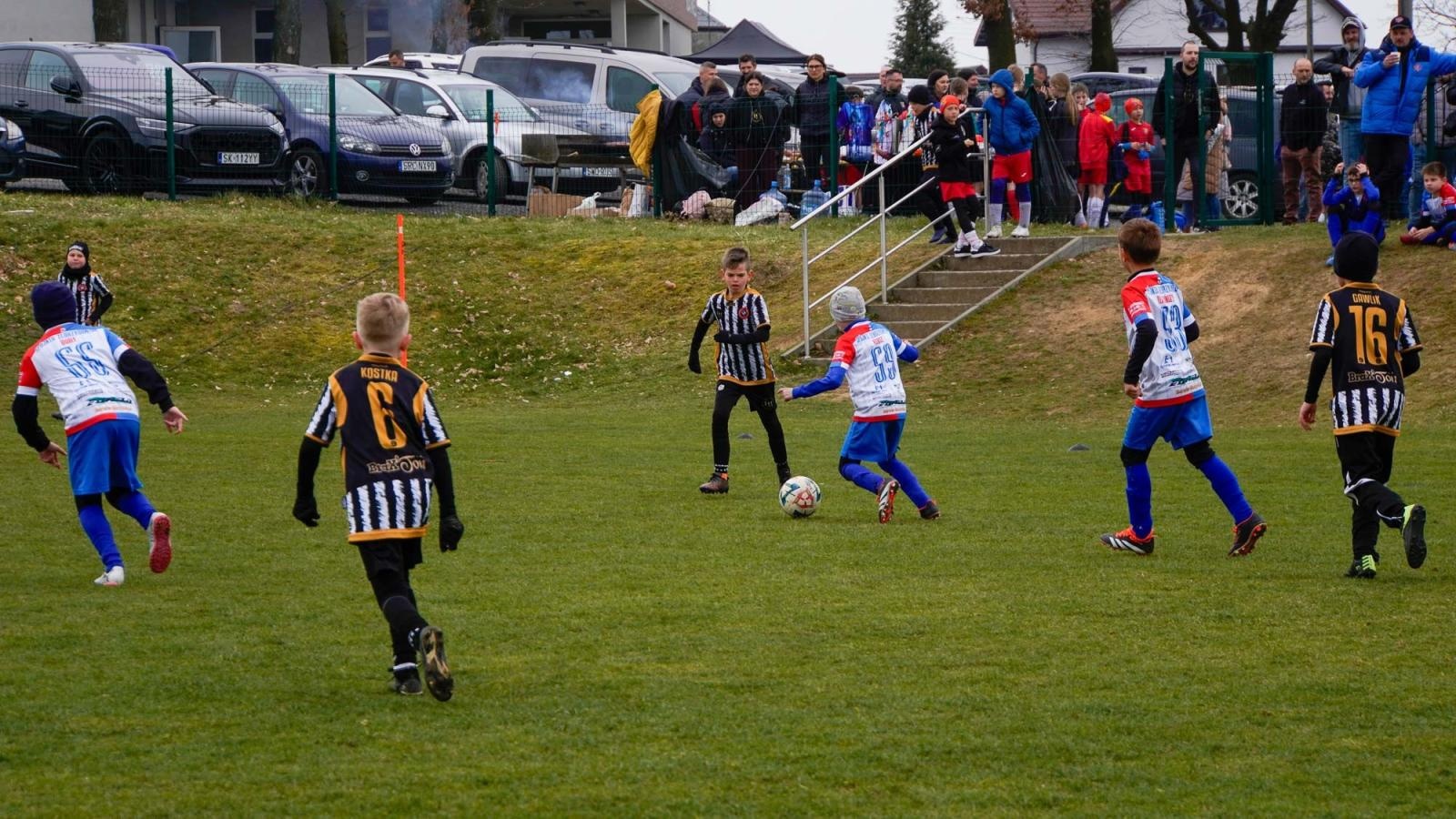 Zdjęcie w galerii na portalu naszraciborz.pl: Raszczyce Cup 2025. Piłkarska rywalizacja ponad pięciuset zawodników [FOTO] wiadomości z regionu