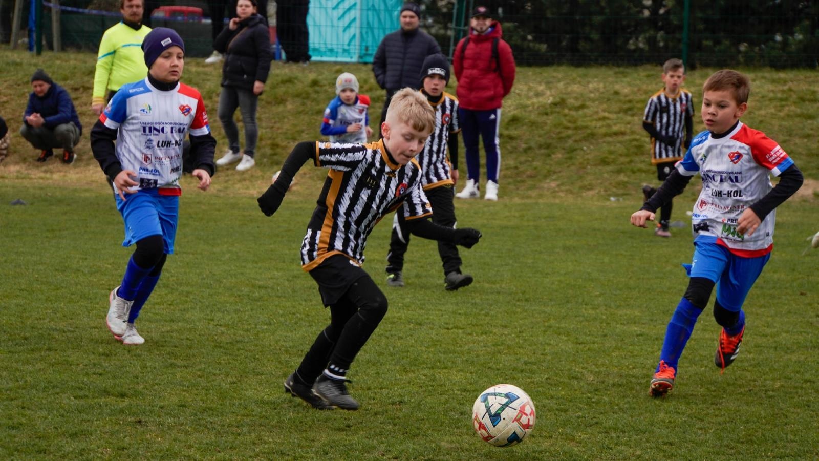 Zdjęcie w galerii na portalu naszraciborz.pl: Raszczyce Cup 2025. Piłkarska rywalizacja ponad pięciuset zawodników [FOTO] wiadomości z regionu
