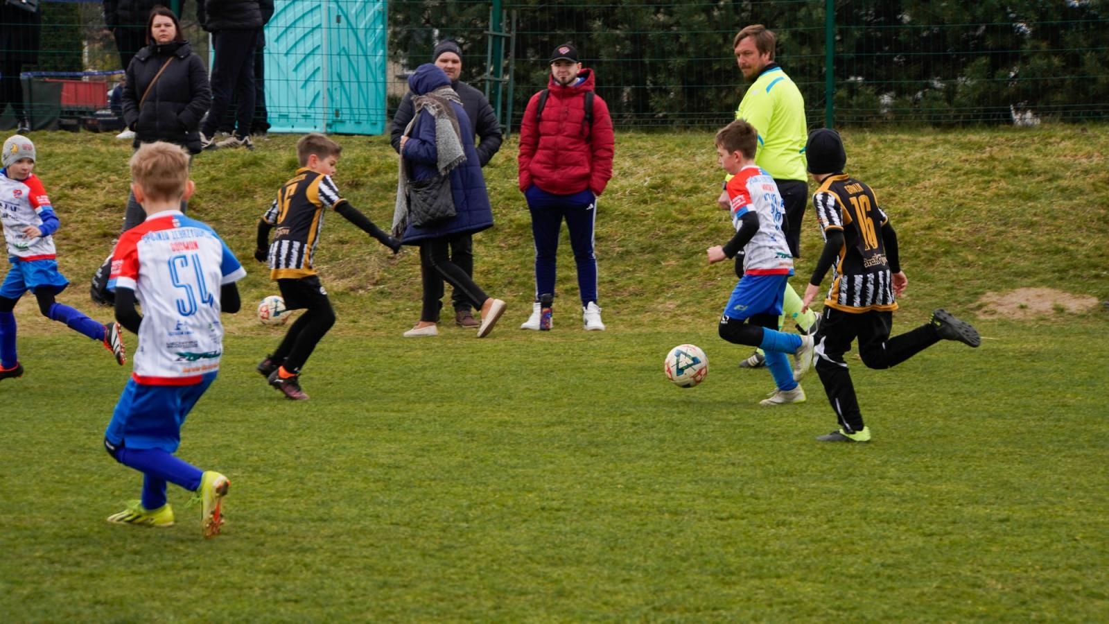 Zdjęcie w galerii na portalu naszraciborz.pl: Raszczyce Cup 2025. Piłkarska rywalizacja ponad pięciuset zawodników [FOTO] wiadomości z regionu