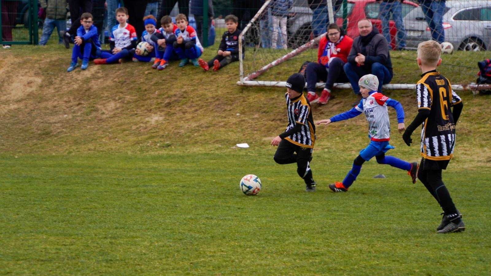 Zdjęcie w galerii na portalu naszraciborz.pl: Raszczyce Cup 2025. Piłkarska rywalizacja ponad pięciuset zawodników [FOTO] wiadomości z regionu
