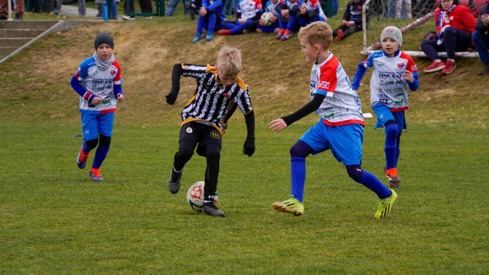 Zdjęcie w galerii na portalu naszraciborz.pl: Raszczyce Cup 2025. Piłkarska rywalizacja ponad pięciuset zawodników [FOTO] wiadomości z regionu