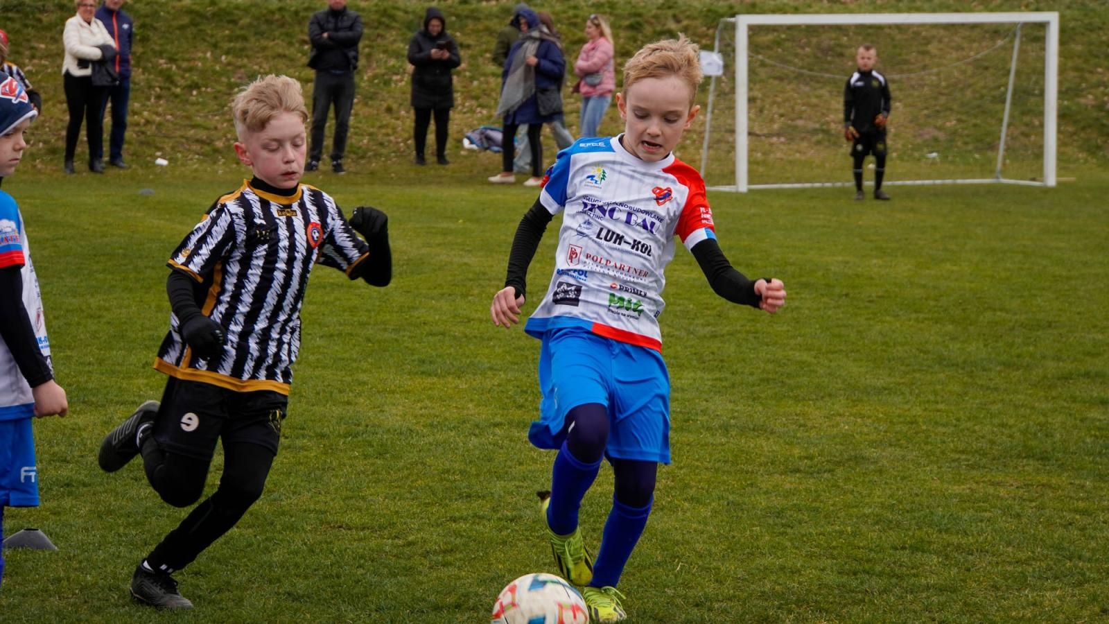 Zdjęcie w galerii na portalu naszraciborz.pl: Raszczyce Cup 2025. Piłkarska rywalizacja ponad pięciuset zawodników [FOTO] wiadomości z regionu