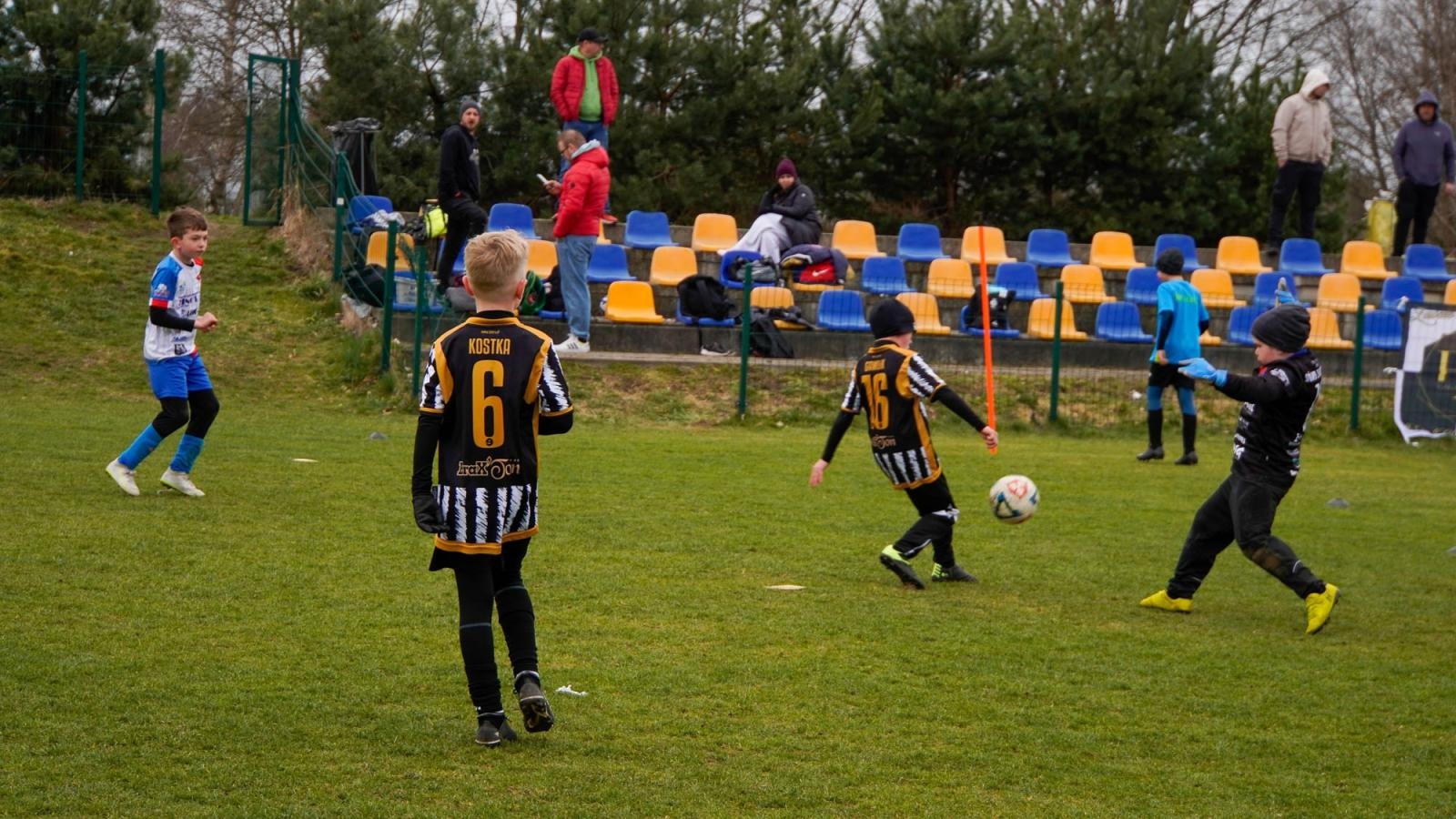 Zdjęcie w galerii na portalu naszraciborz.pl: Raszczyce Cup 2025. Piłkarska rywalizacja ponad pięciuset zawodników [FOTO] wiadomości z regionu