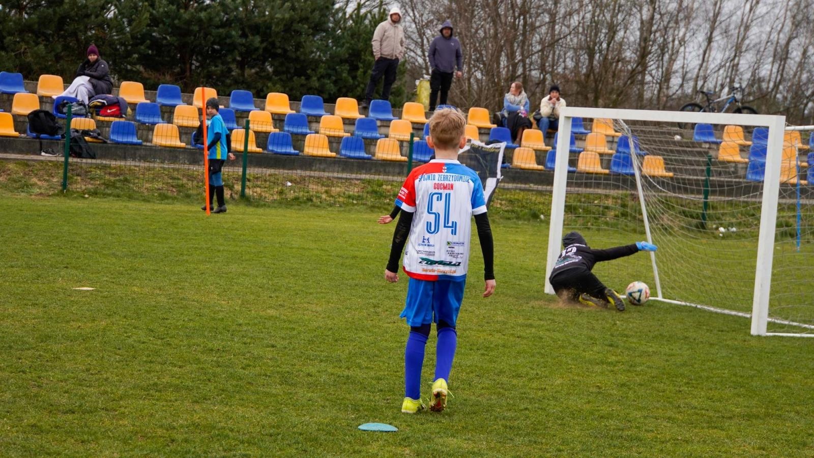 Zdjęcie w galerii na portalu naszraciborz.pl: Raszczyce Cup 2025. Piłkarska rywalizacja ponad pięciuset zawodników [FOTO] wiadomości z regionu