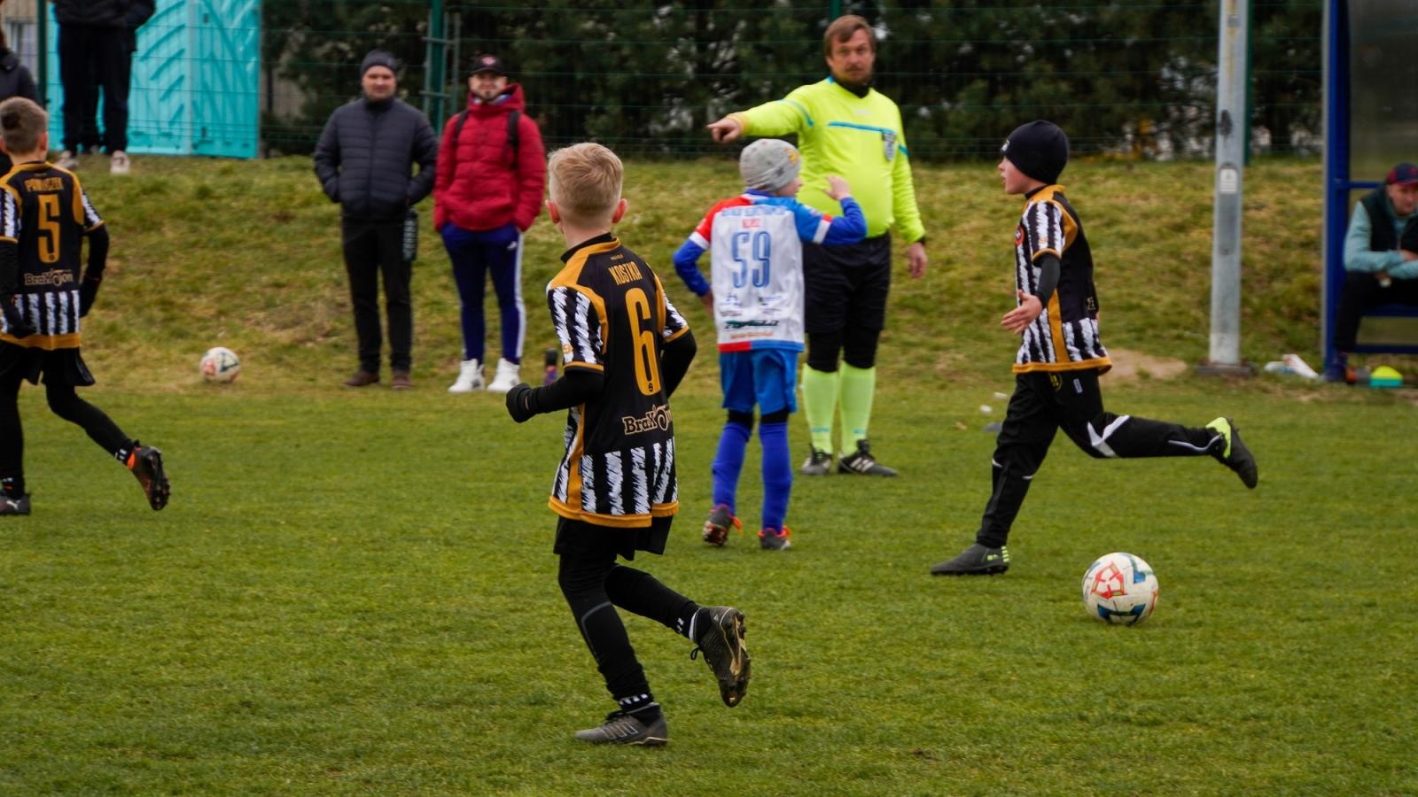 Zdjęcie w galerii na portalu naszraciborz.pl: Raszczyce Cup 2025. Piłkarska rywalizacja ponad pięciuset zawodników [FOTO] wiadomości z regionu