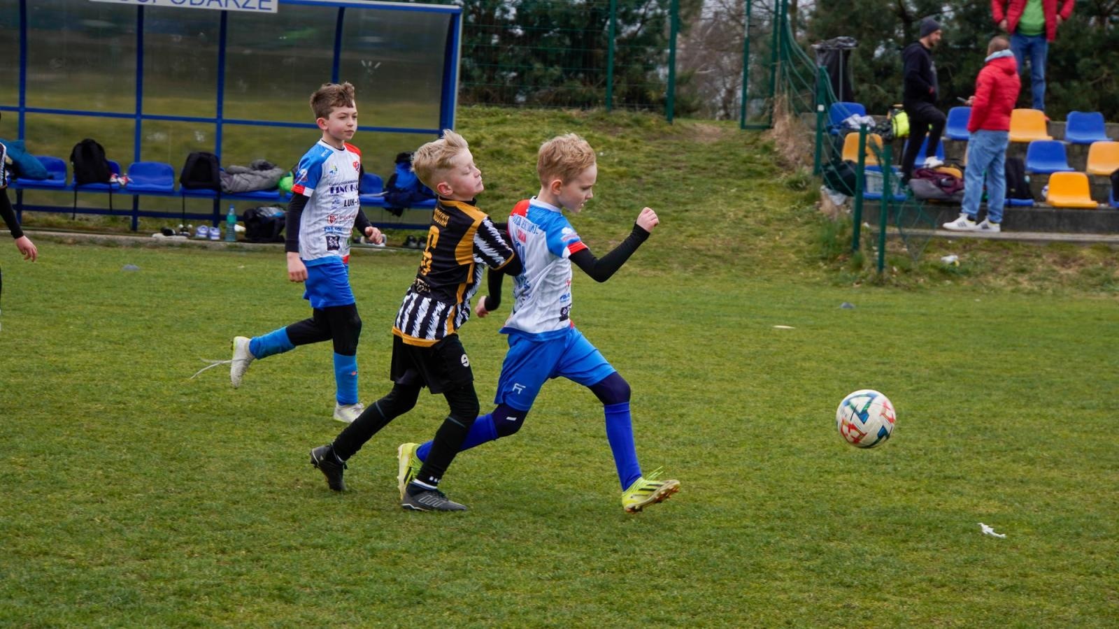 Zdjęcie w galerii na portalu naszraciborz.pl: Raszczyce Cup 2025. Piłkarska rywalizacja ponad pięciuset zawodników [FOTO] wiadomości z regionu