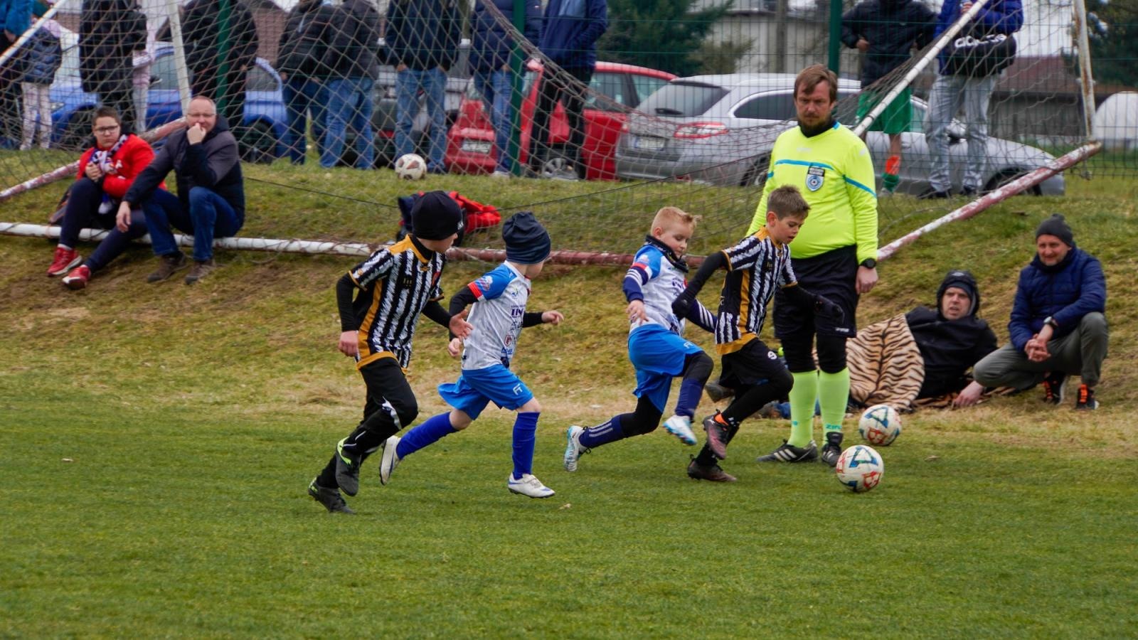 Zdjęcie w galerii na portalu naszraciborz.pl: Raszczyce Cup 2025. Piłkarska rywalizacja ponad pięciuset zawodników [FOTO] wiadomości z regionu