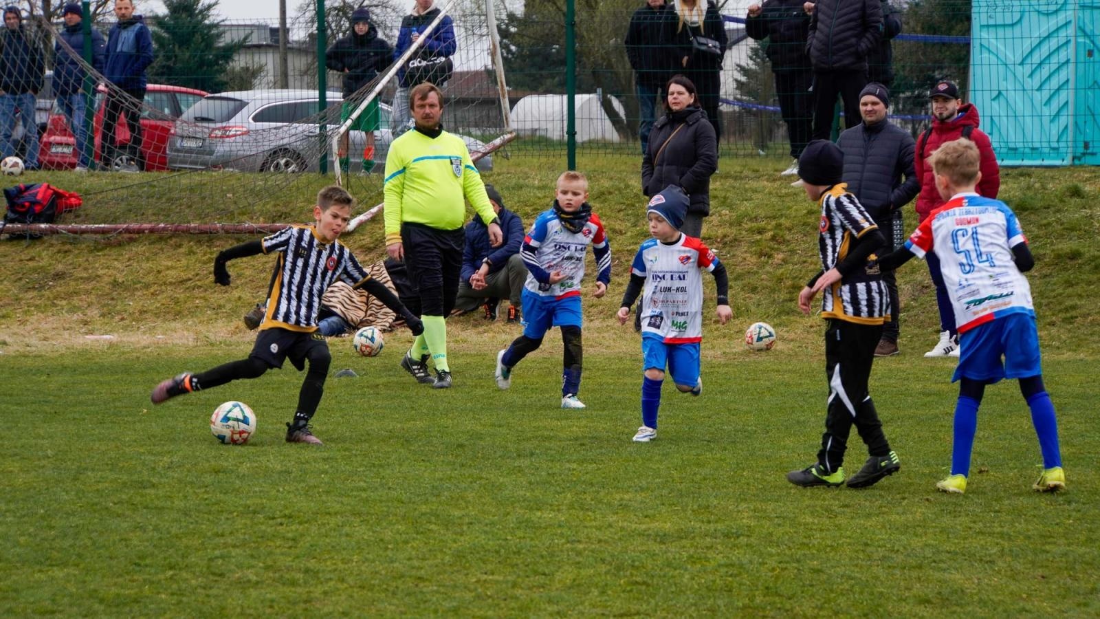 Zdjęcie w galerii na portalu naszraciborz.pl: Raszczyce Cup 2025. Piłkarska rywalizacja ponad pięciuset zawodników [FOTO] wiadomości z regionu