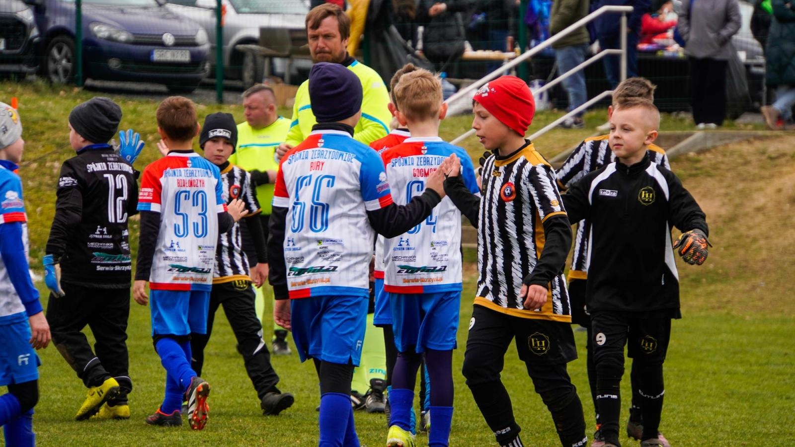 Zdjęcie w galerii na portalu naszraciborz.pl: Raszczyce Cup 2025. Piłkarska rywalizacja ponad pięciuset zawodników [FOTO] wiadomości z regionu