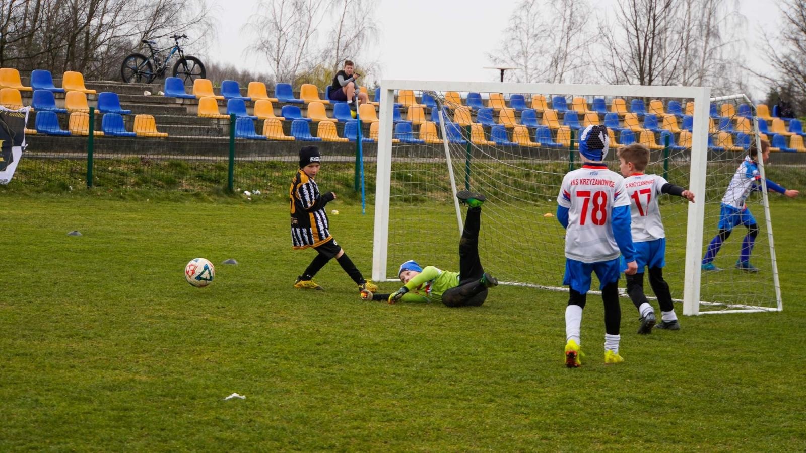 Zdjęcie w galerii na portalu naszraciborz.pl: Raszczyce Cup 2025. Piłkarska rywalizacja ponad pięciuset zawodników [FOTO] wiadomości z regionu
