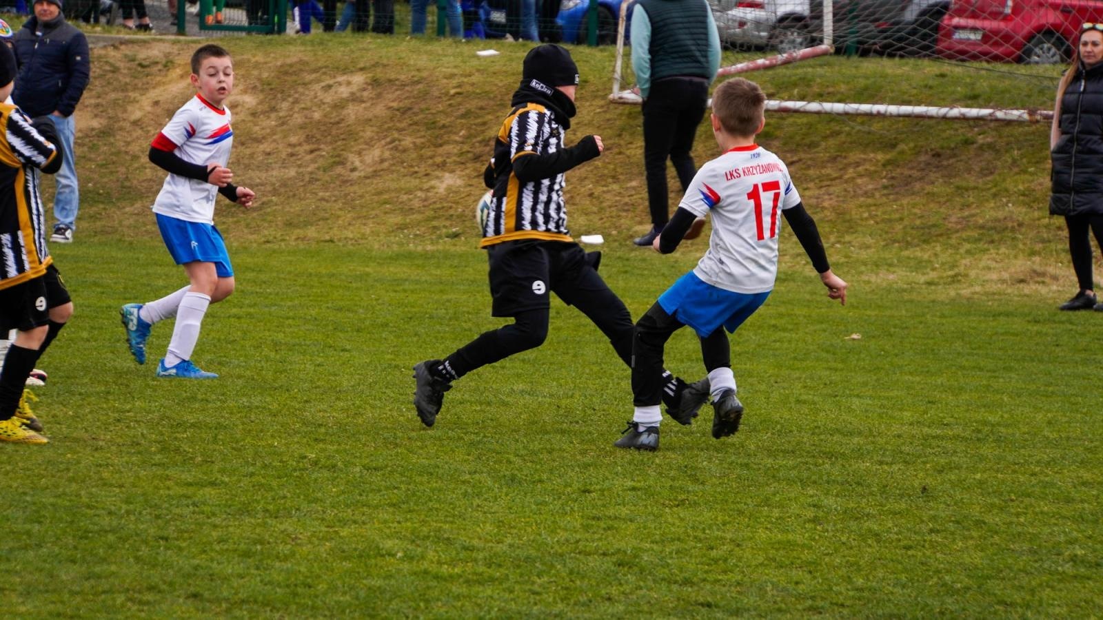 Zdjęcie w galerii na portalu naszraciborz.pl: Raszczyce Cup 2025. Piłkarska rywalizacja ponad pięciuset zawodników [FOTO] wiadomości z regionu