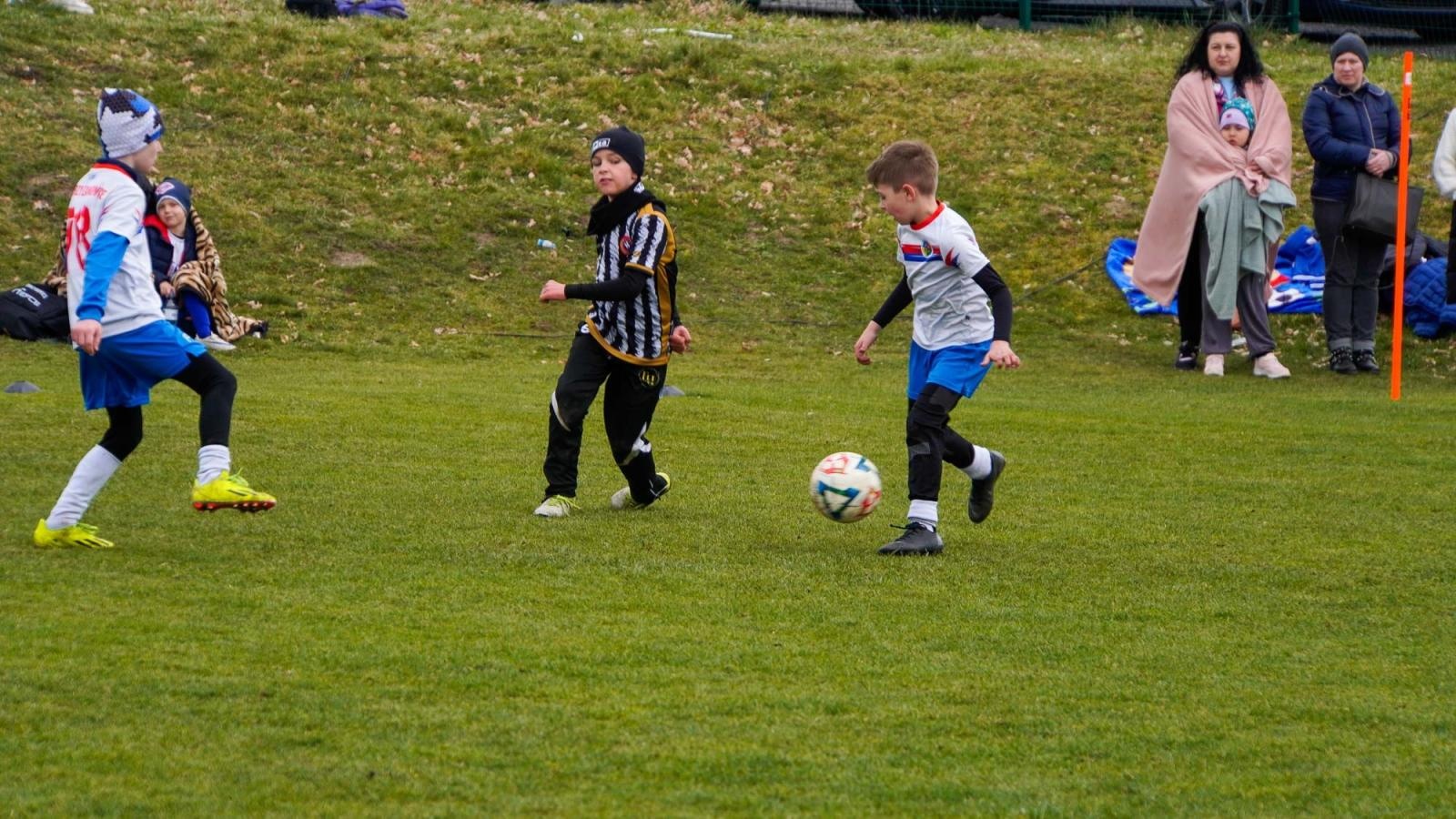 Zdjęcie w galerii na portalu naszraciborz.pl: Raszczyce Cup 2025. Piłkarska rywalizacja ponad pięciuset zawodników [FOTO] wiadomości z regionu